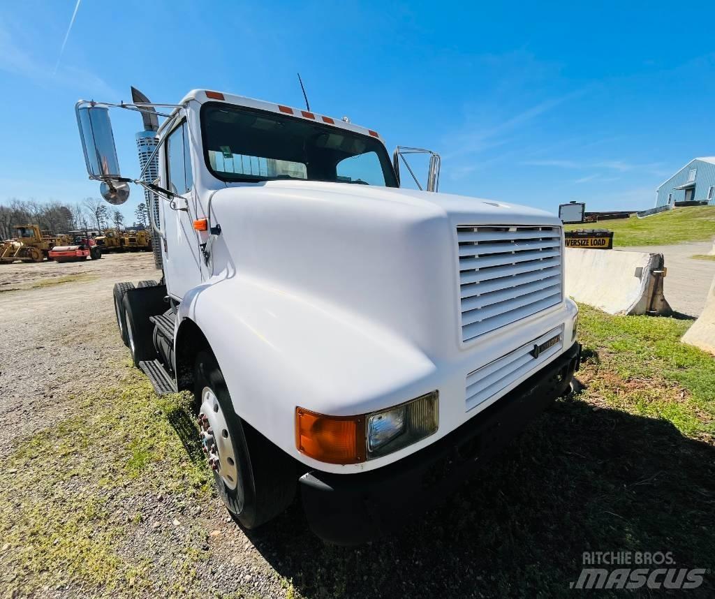 International 8200 Trekkers