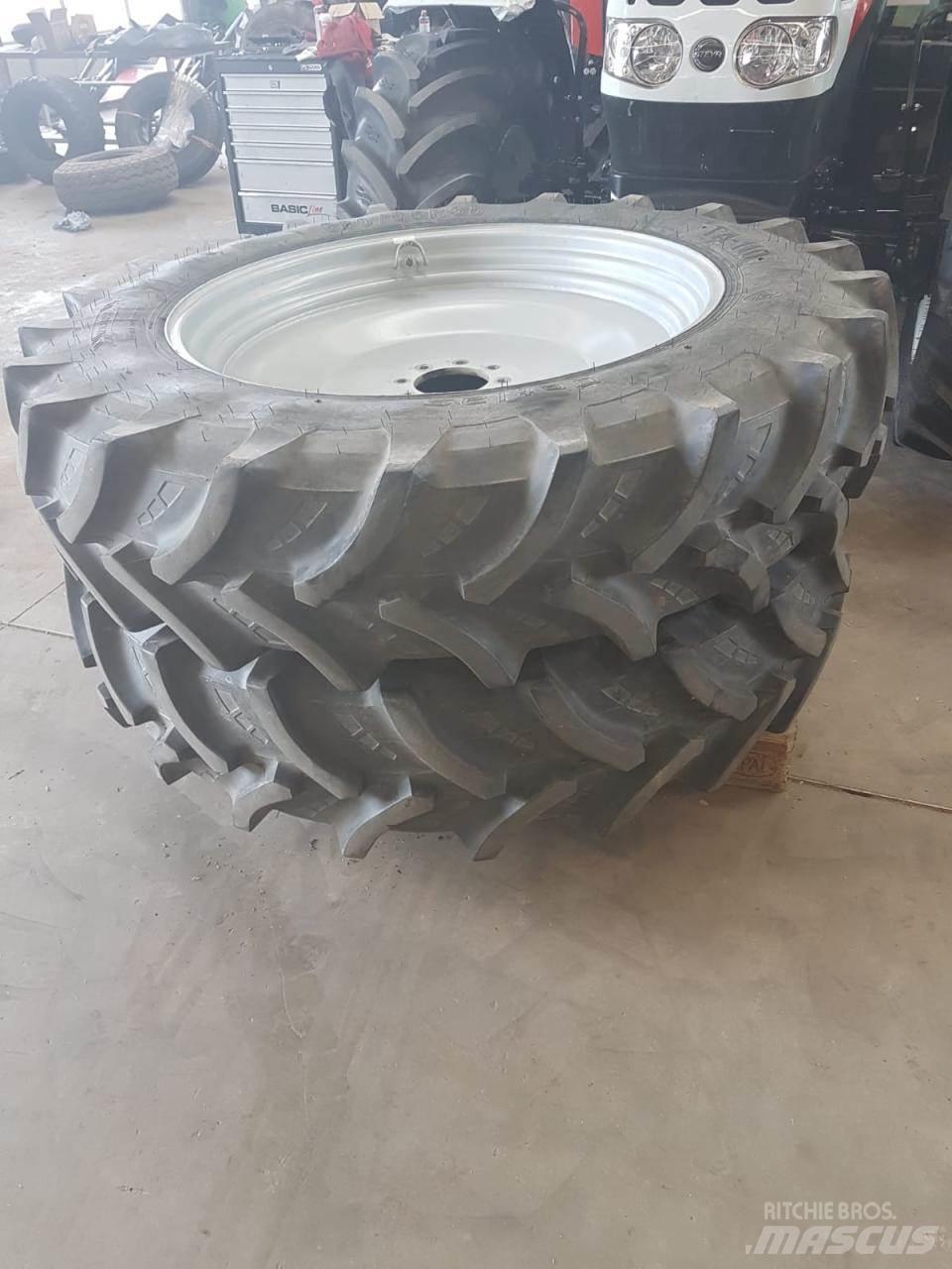 Petlas 380/85R38 Banden, wielen en velgen