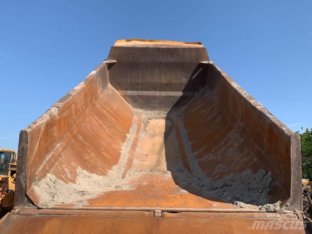 Volvo A 25 D Knik dumptrucks