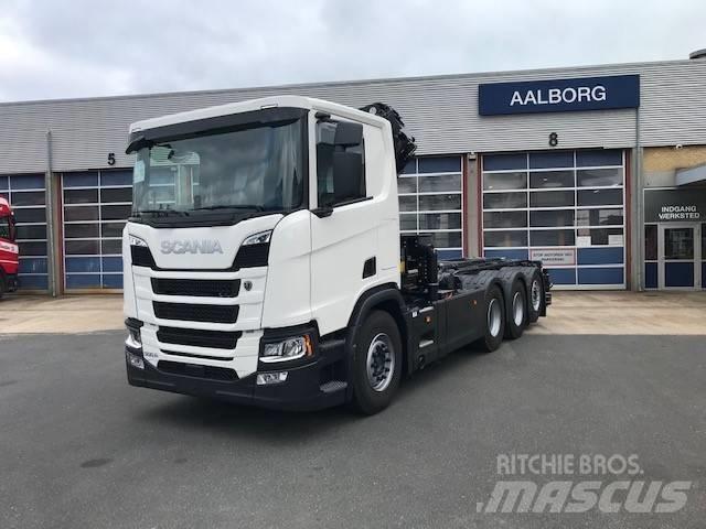 Scania R 500 Vlakke laadvloer met kraan