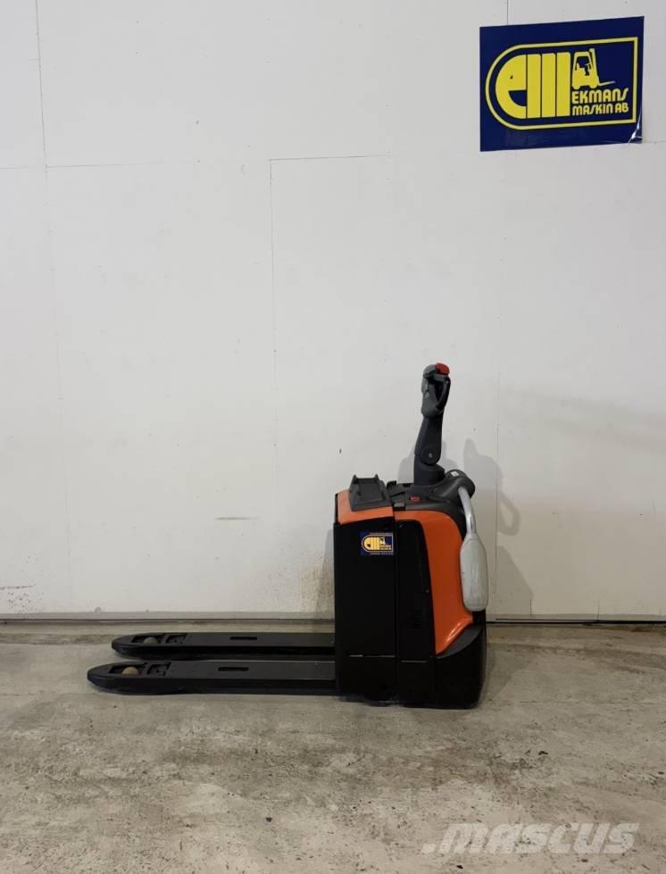 BT truck LPE 200 Meerij pallettruck met platform