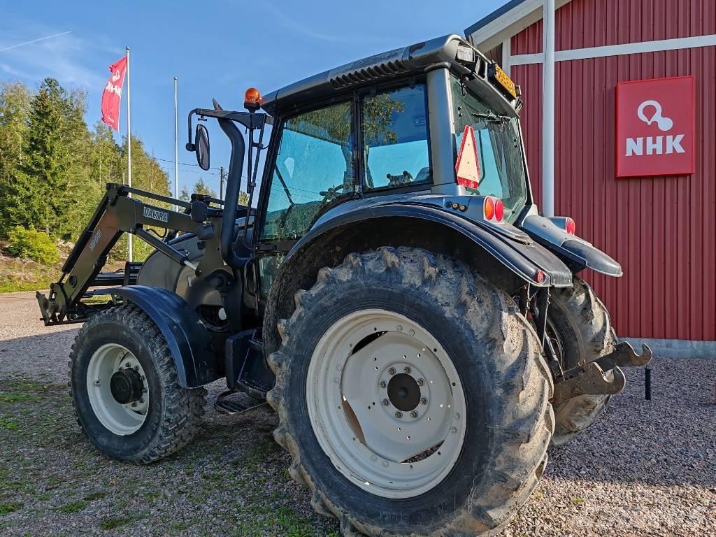 Valtra M 130 Tractoren