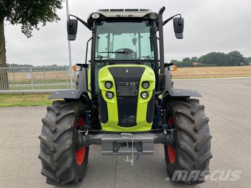 CLAAS AXOS 240 Tractoren