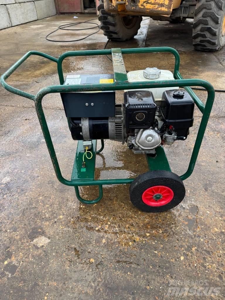 Harrington 3.8KVA Benzine generatoren