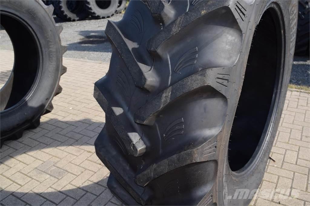  520/85R38 *GRI* Banden, wielen en velgen