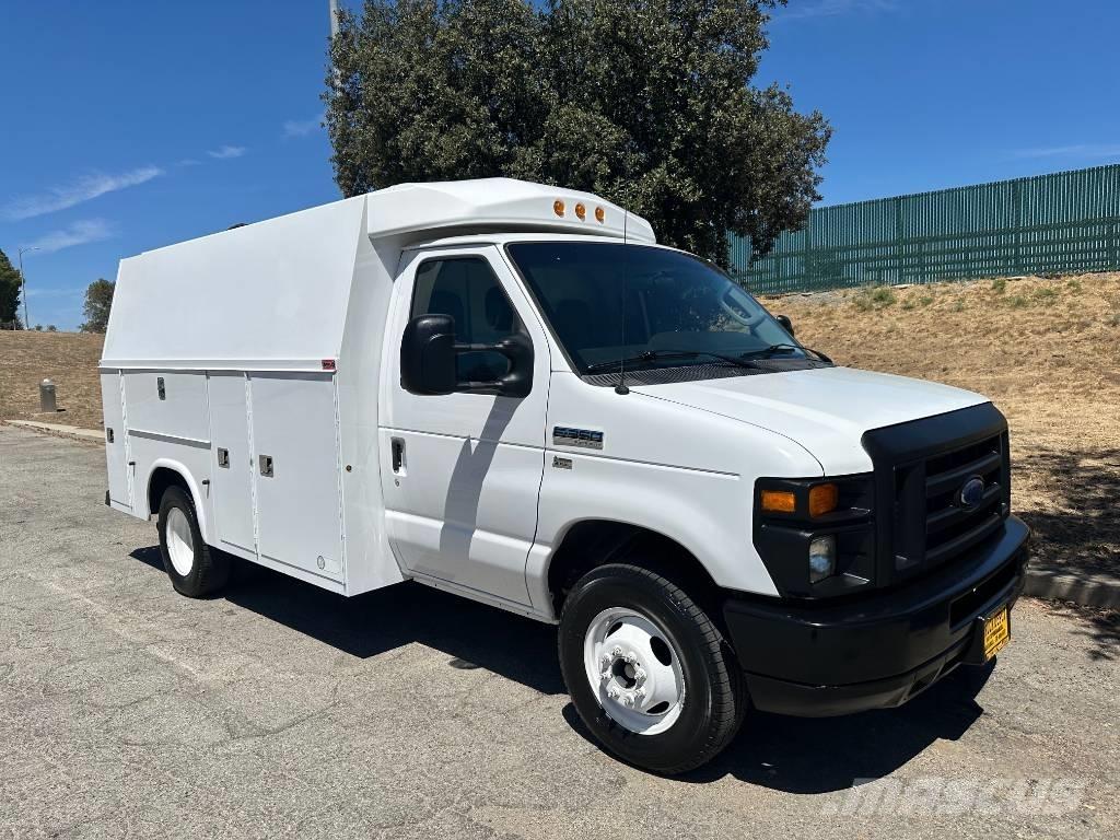 Ford Econoline E-350 Bestelwagens met open laadbak