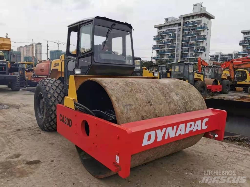 Dynapac CA 30 D Trilrolwalsen