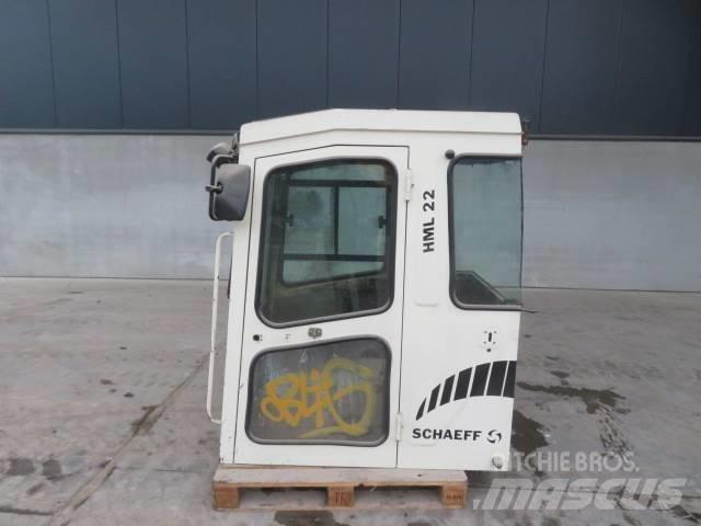 Schaeff HML 22 Cabine en interieur