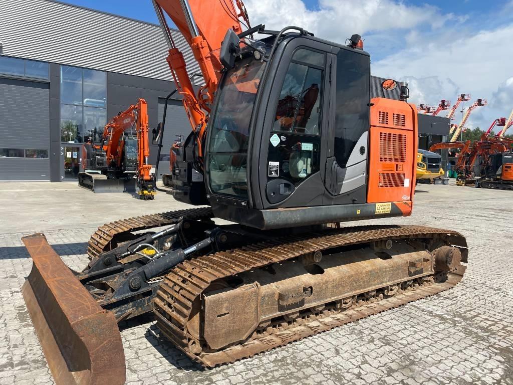 Hitachi ZX225USLC-5 Rupsgraafmachines
