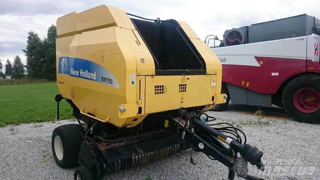 New Holland BR750A Ronde-balenpersen