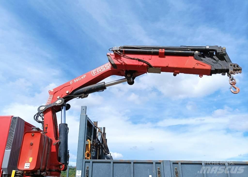 Iveco Trakker 410 Vlakke laadvloer met kraan