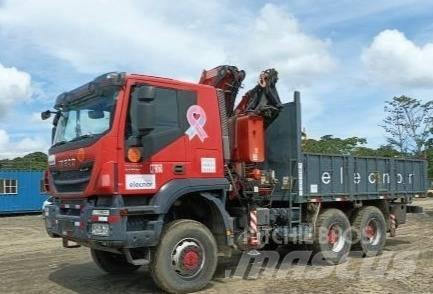 Iveco Trakker 410 Vlakke laadvloer met kraan