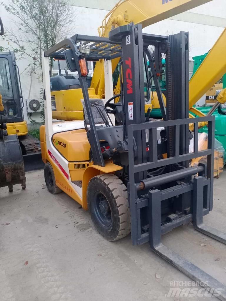 TCM FD 25 Diesel heftrucks
