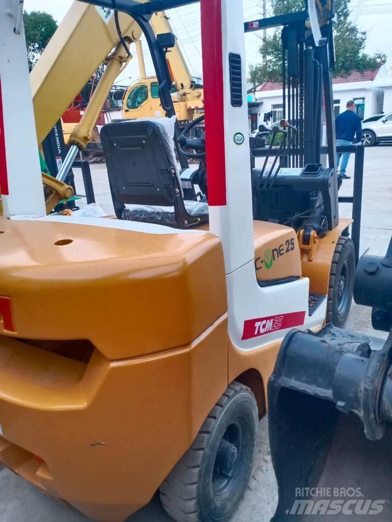 TCM FD 25 Diesel heftrucks