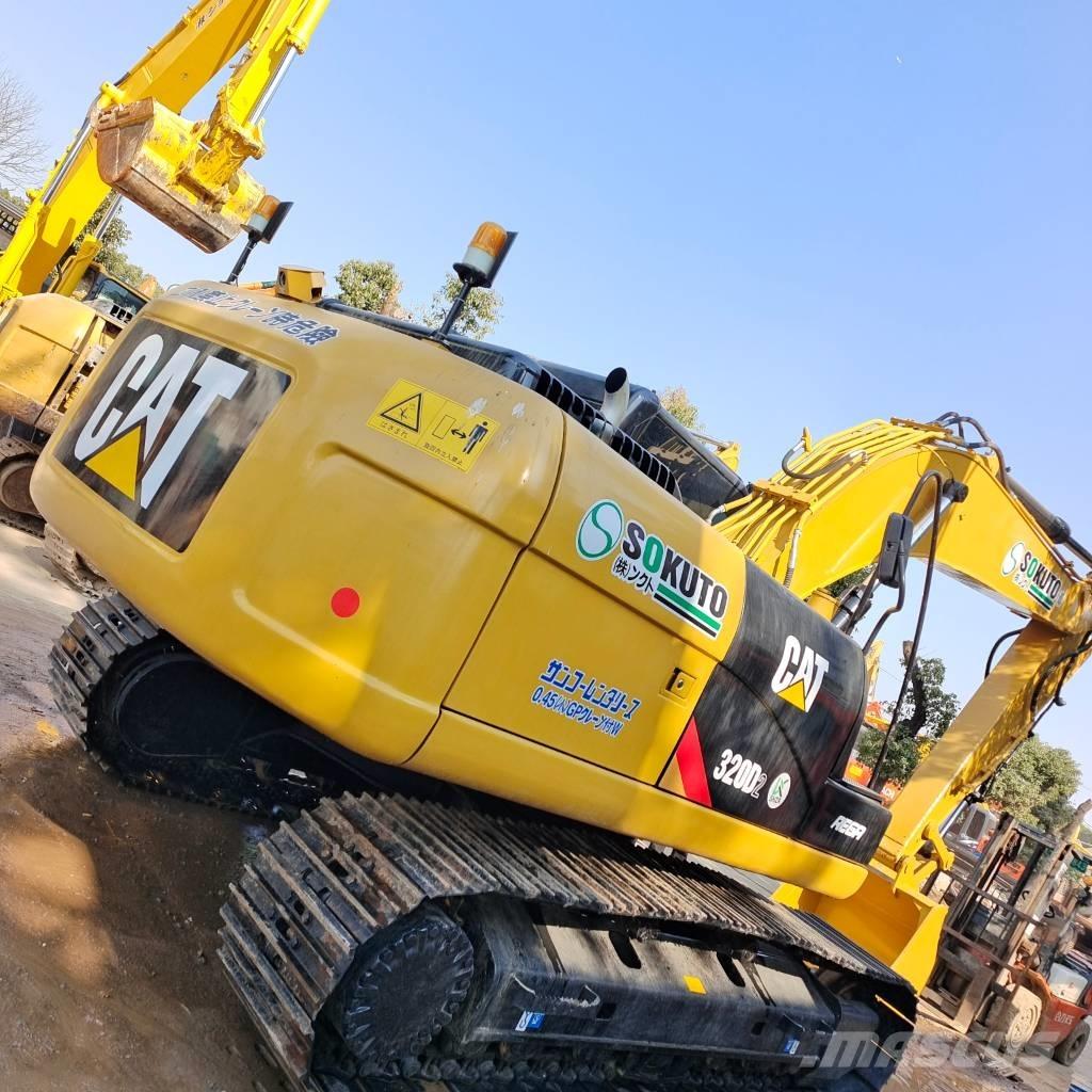 CAT 320 D2 Rupsgraafmachines