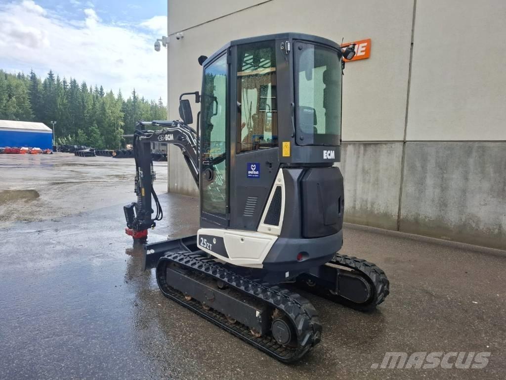 ECM 25 ZT Minigraafmachines < 7t