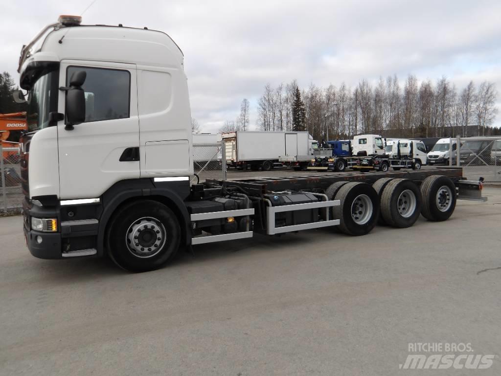 Scania R730 8x4 Chassis met cabine