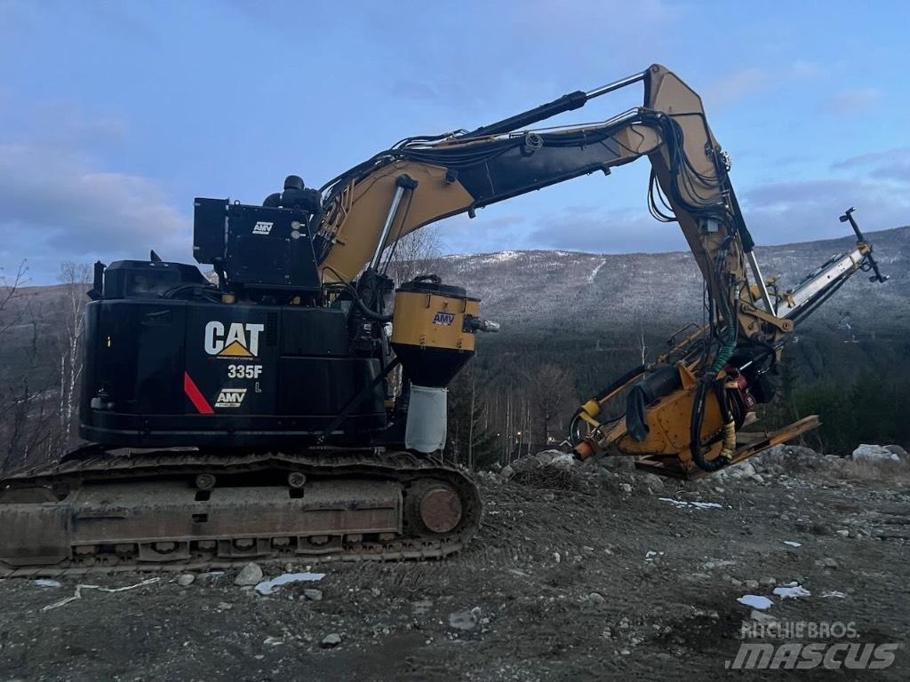 CAT 335 F L CR Surface drill rigs