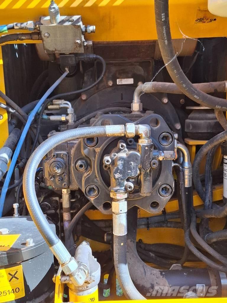 JCB JS 220 LC Rupsgraafmachines