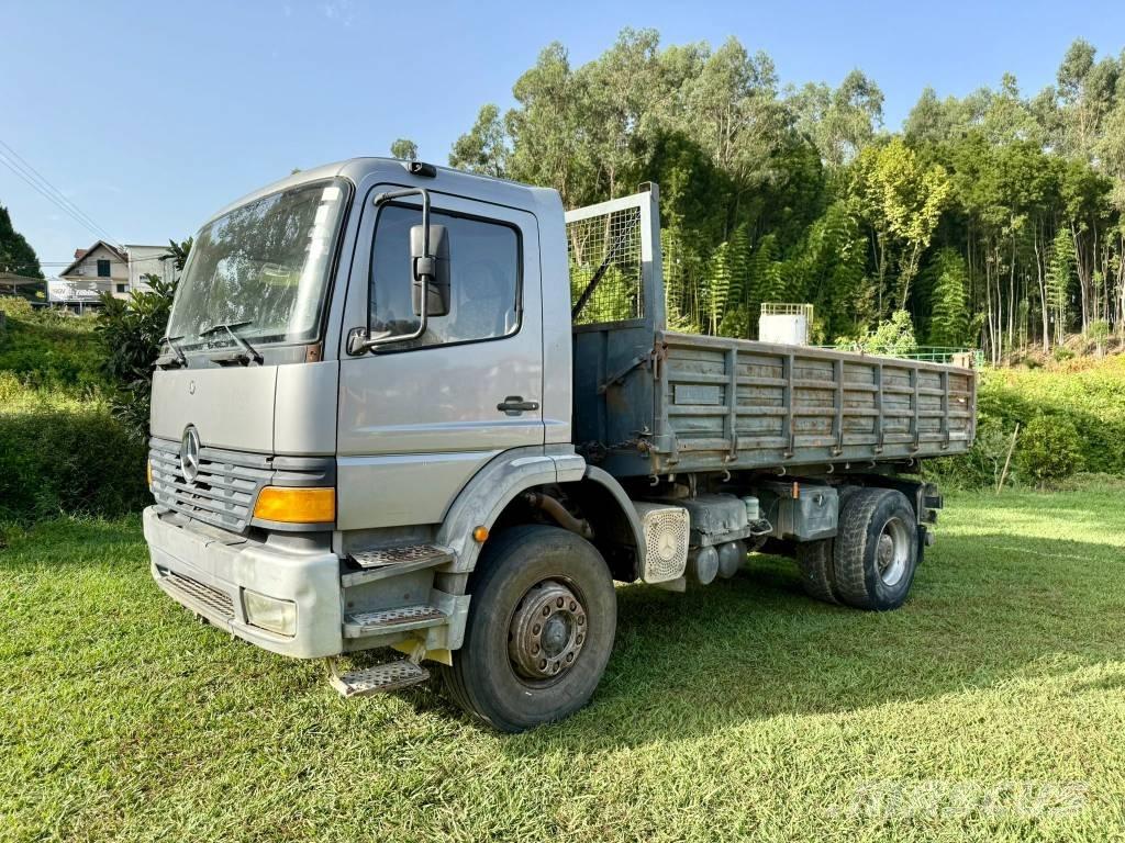 Mercedes-Benz 1828 Kipper