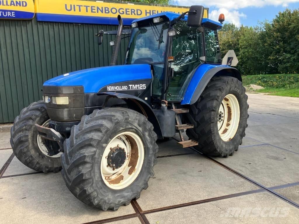 New Holland TM 125 Tractoren