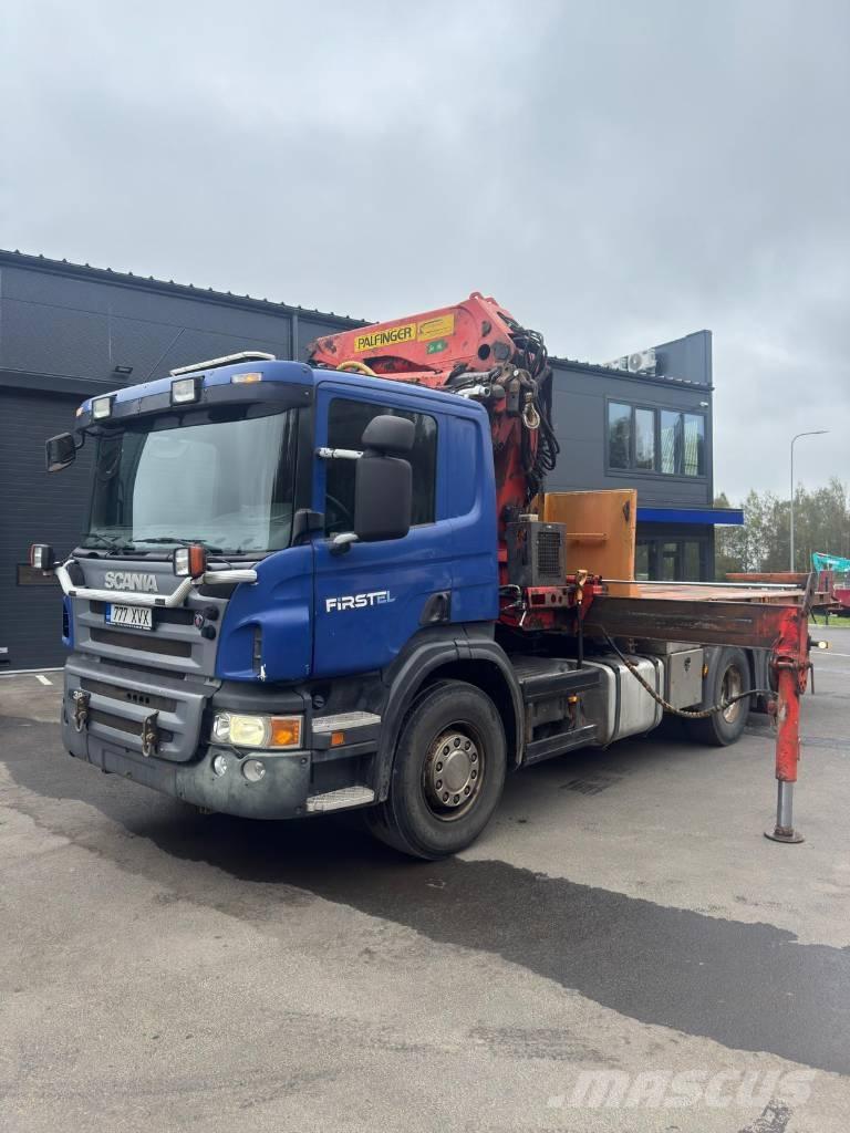 Scania P 380 Vlakke laadvloer met kraan