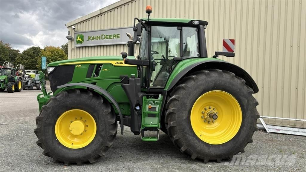John Deere 6M 240 Tractoren