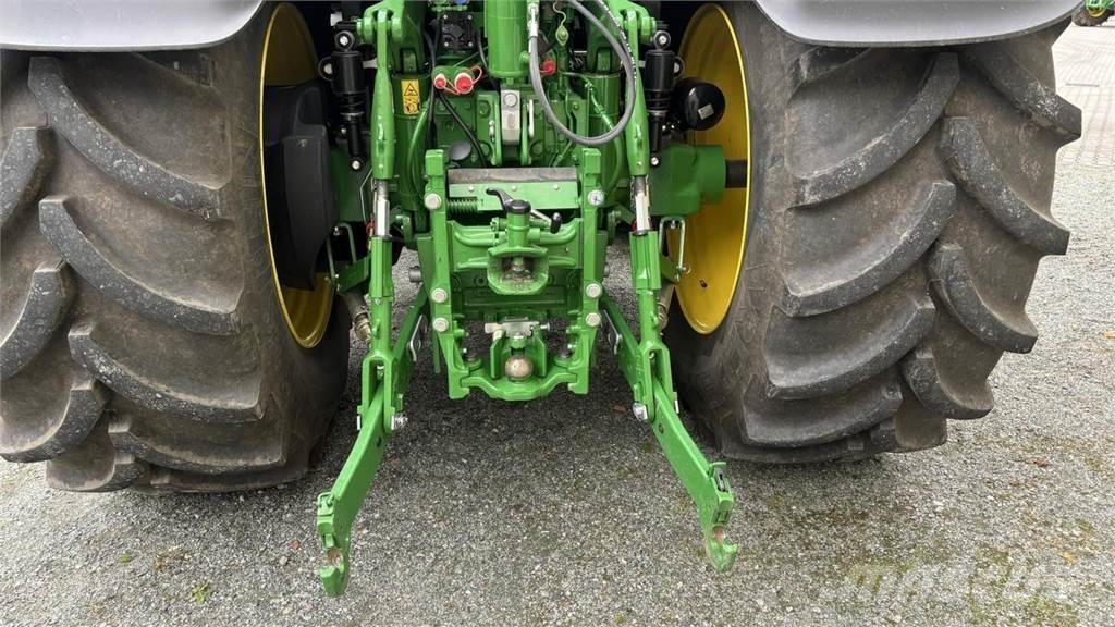 John Deere 6M240 Tractoren