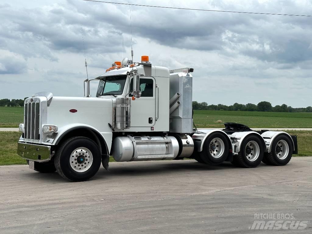 Peterbilt 389 Trekkers