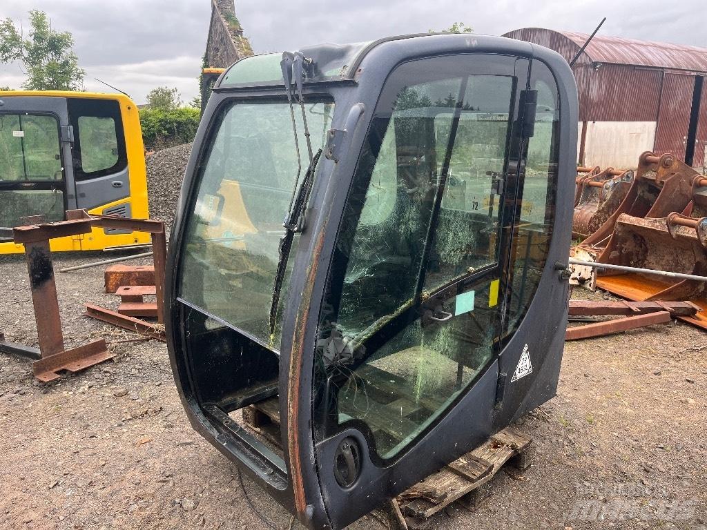 JCB JS220 Cabin / Cab Rupsgraafmachines