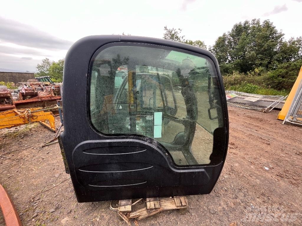 JCB JS220 Cabin / Cab Rupsgraafmachines