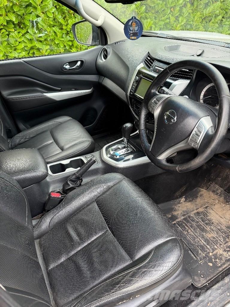 Nissan Navara Bestelwagens met open laadbak