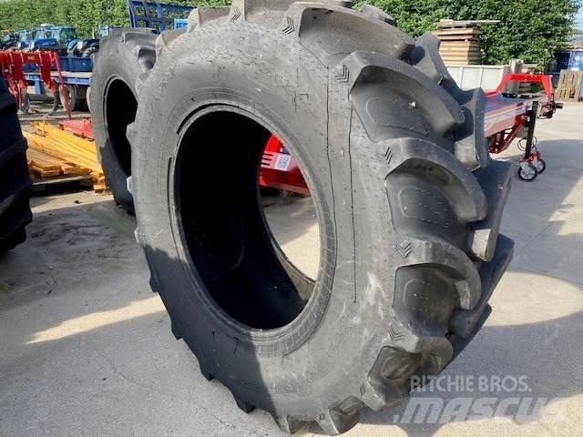 Galaxy 710/70R38 Banden, wielen en velgen