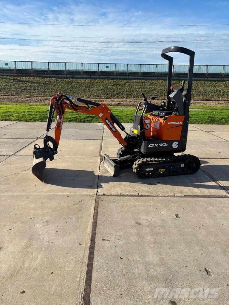 Doosan DX10Z Minigraafmachines < 7t