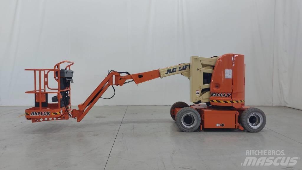 JLG E300AJP Knikarmhoogwerkers