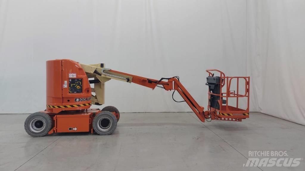 JLG E300AJP Knikarmhoogwerkers