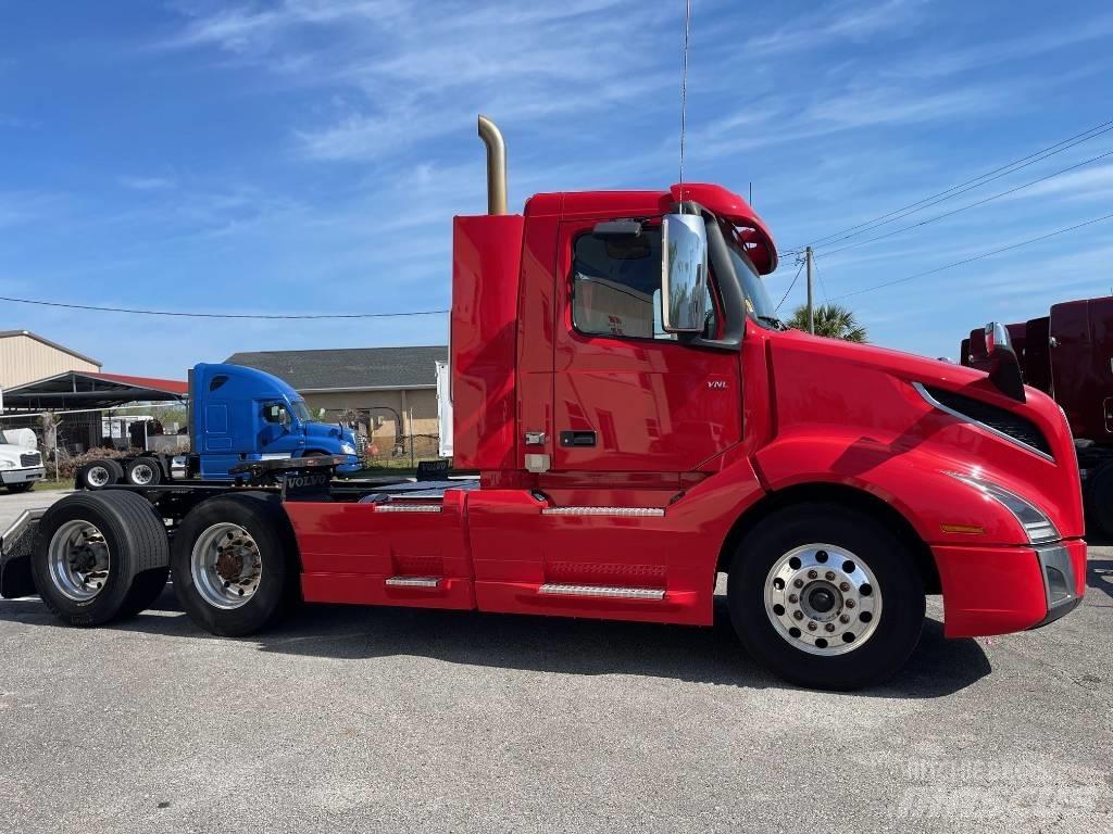 Volvo VNL64T300 Trekkers