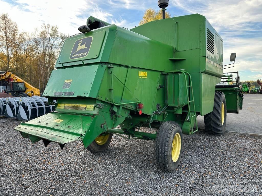 John Deere 1042 Maaidorsmachines
