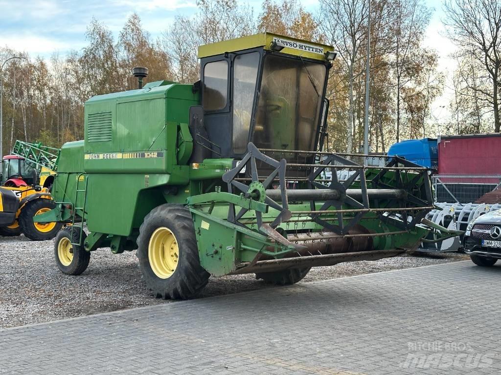John Deere 1042 Maaidorsmachines