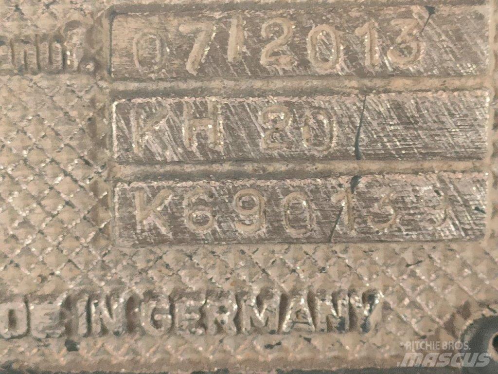 Klemm 806-3D Lichte boorinstallaties