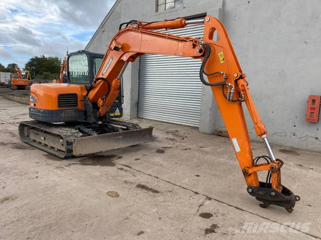 Doosan Develon DX85R Midigraafmachines 7t - 12t
