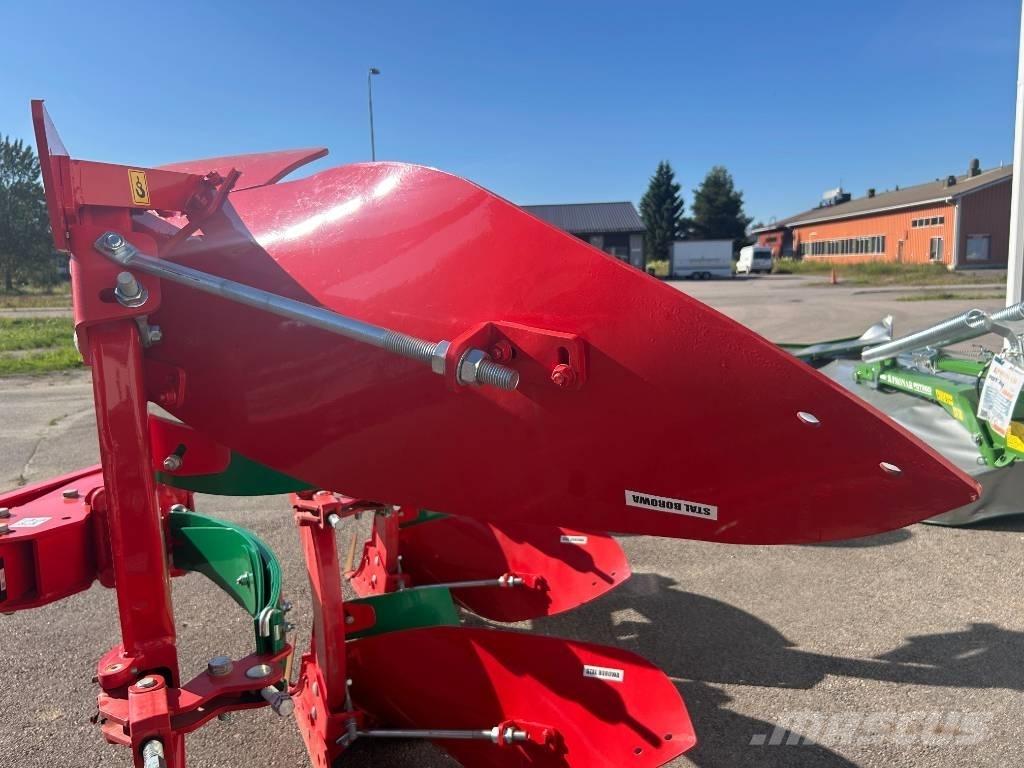 Agro-Masz PO3 Wentelploegen