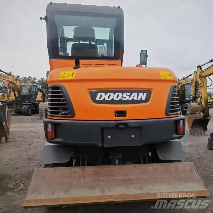 Doosan DX60W Wielgraafmachines