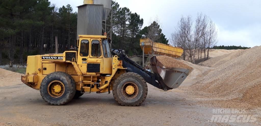  Cargadora volvo L90 Miniladers