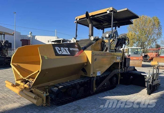 CAT AP 655D Asfaltafwerkmachines
