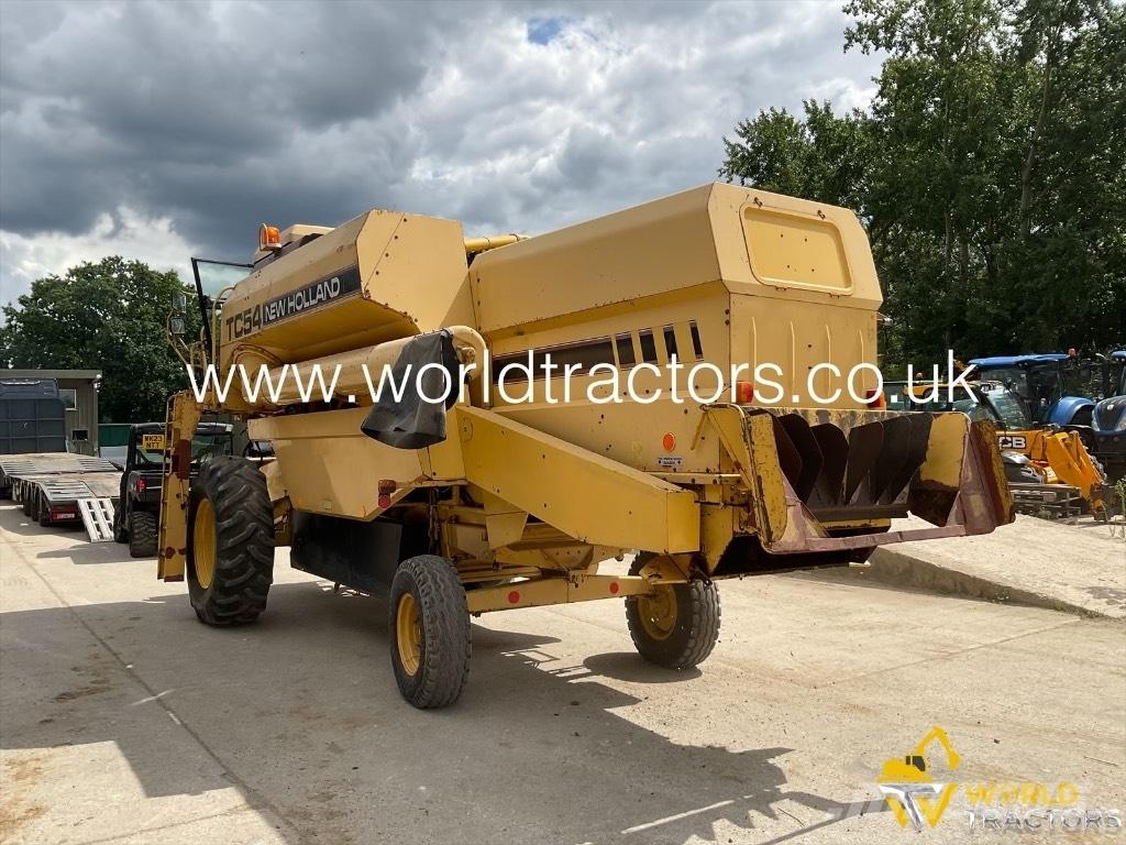 New Holland TC 54 Maaidorsmachines