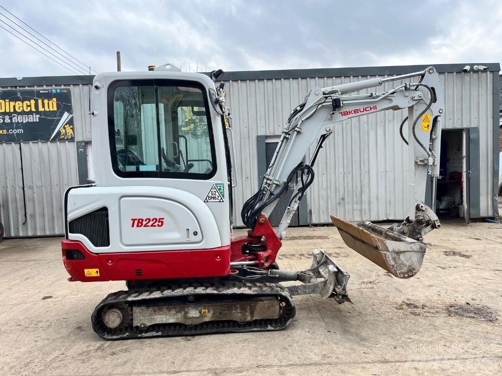 Takeuchi TB 225 Minigraafmachines < 7t