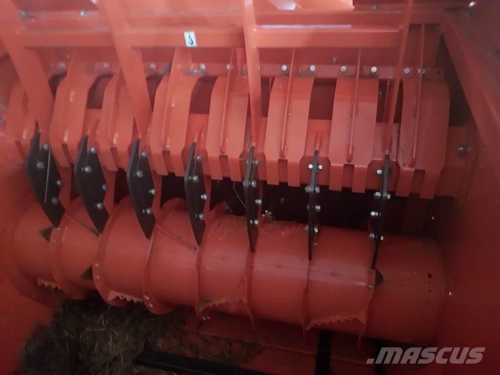 Kubota BC 1300 PRO Balenhakselaars, -snijders en -afwikkelaars