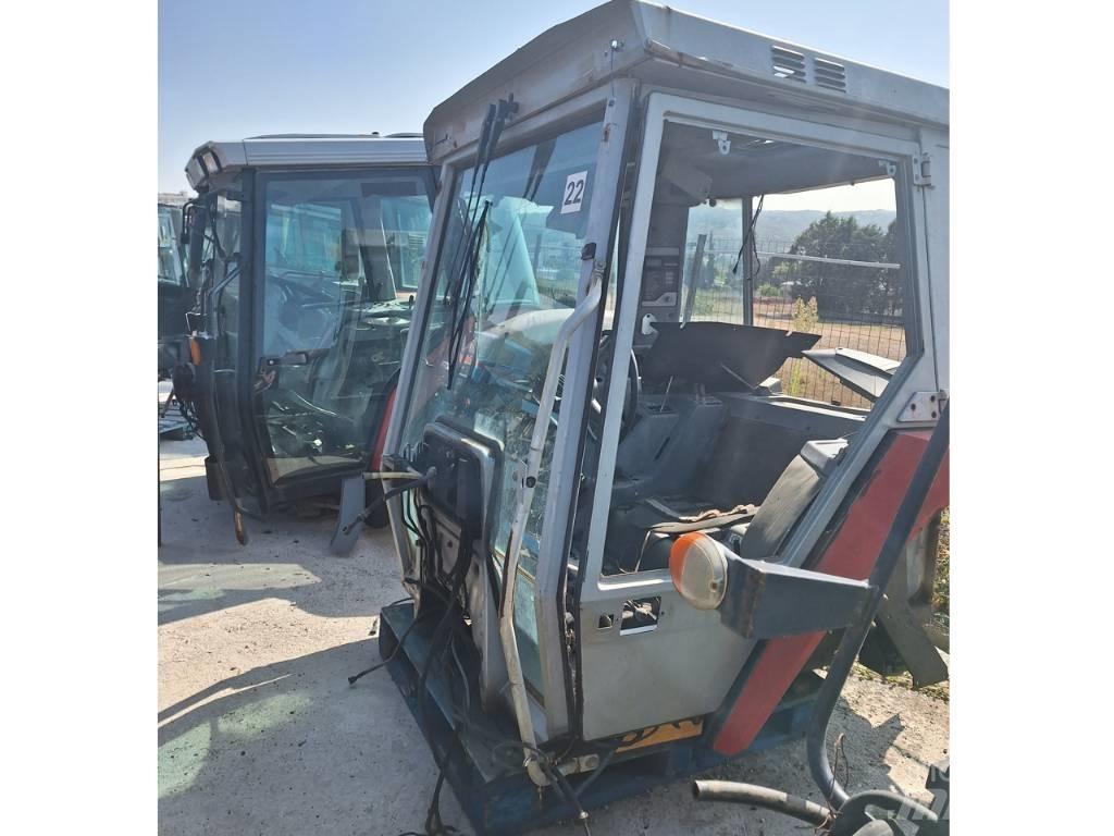 Massey Ferguson 3080 Cabine en interieur