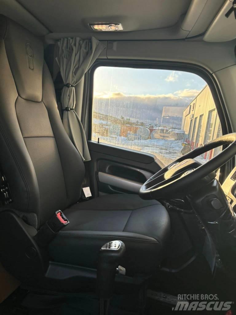 Kenworth T 880 Trekkers